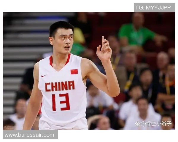 姚明在比赛中意外未得分引发球迷热议他的表现与未来发展